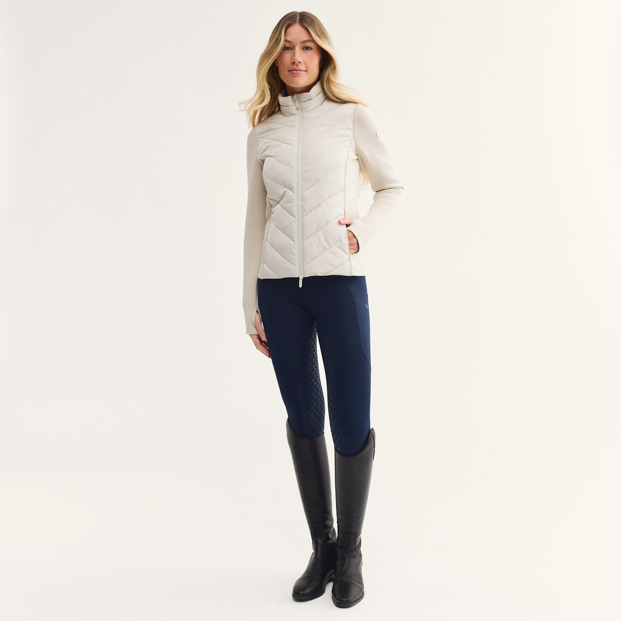 Jas Charlyne Fairfield®