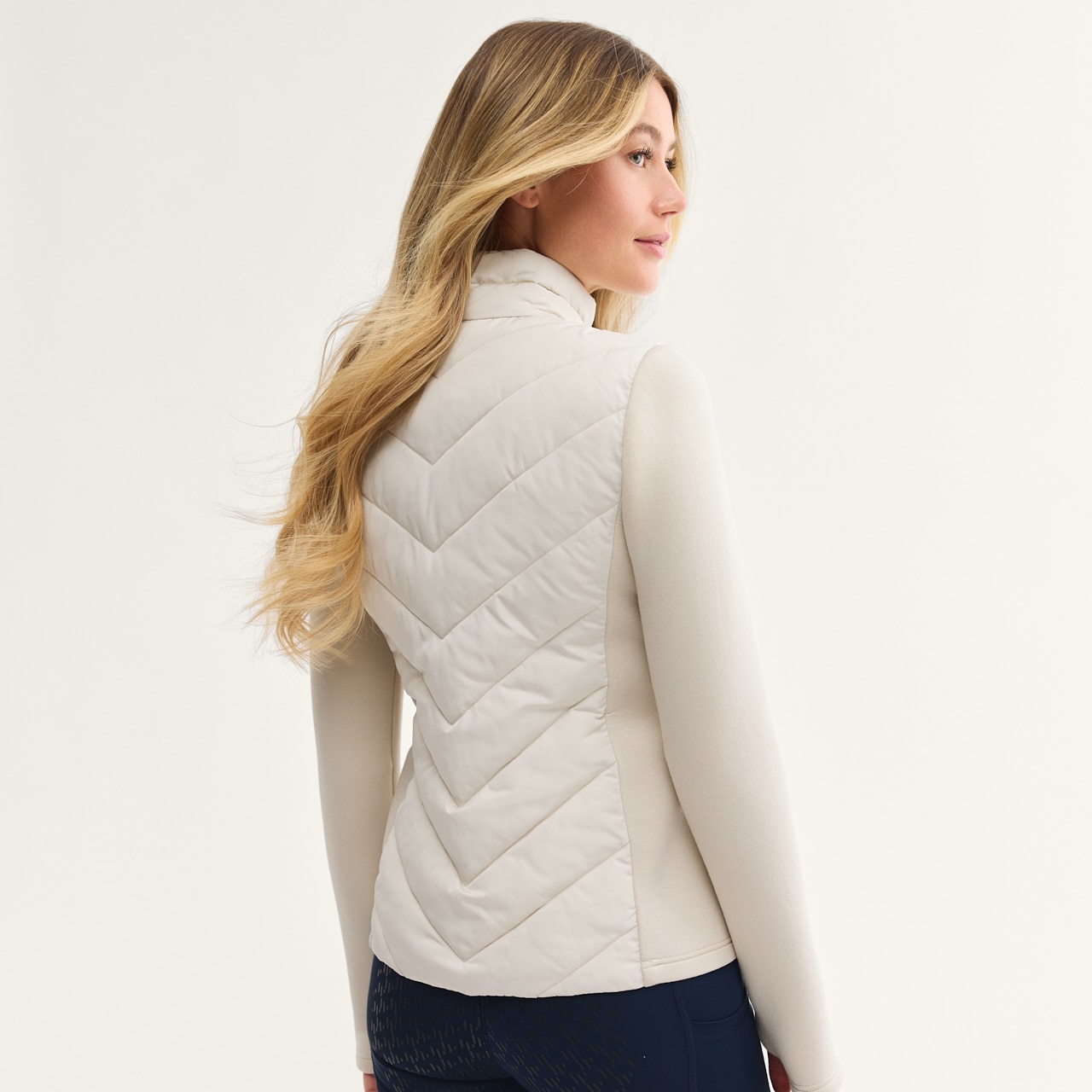 Jas Charlyne Fairfield®